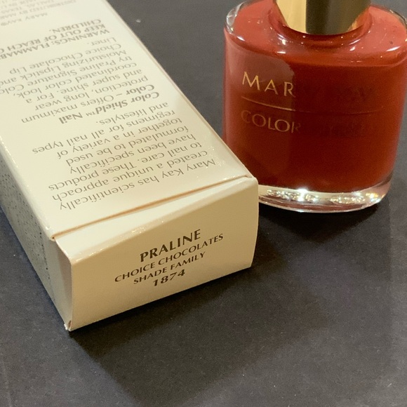 Mary Kay Color Shield Nail Polish Praline NOS - Picture 2 of 3